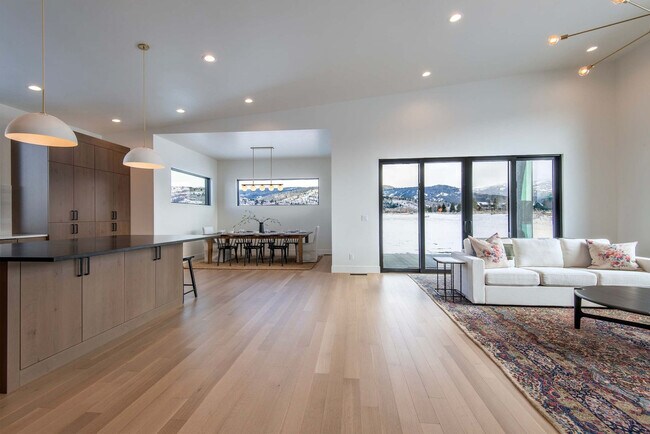 Foto del edificio - 9461 Timberline Loop