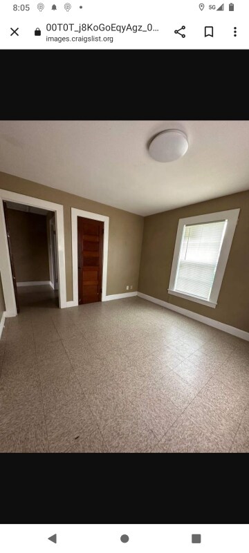 Building Photo - 205 E Ave H