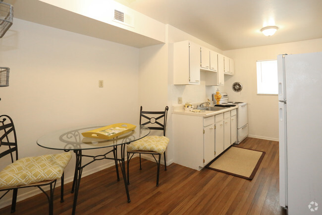 2BR, 1BA - 736 SF - Nantucket Gardens