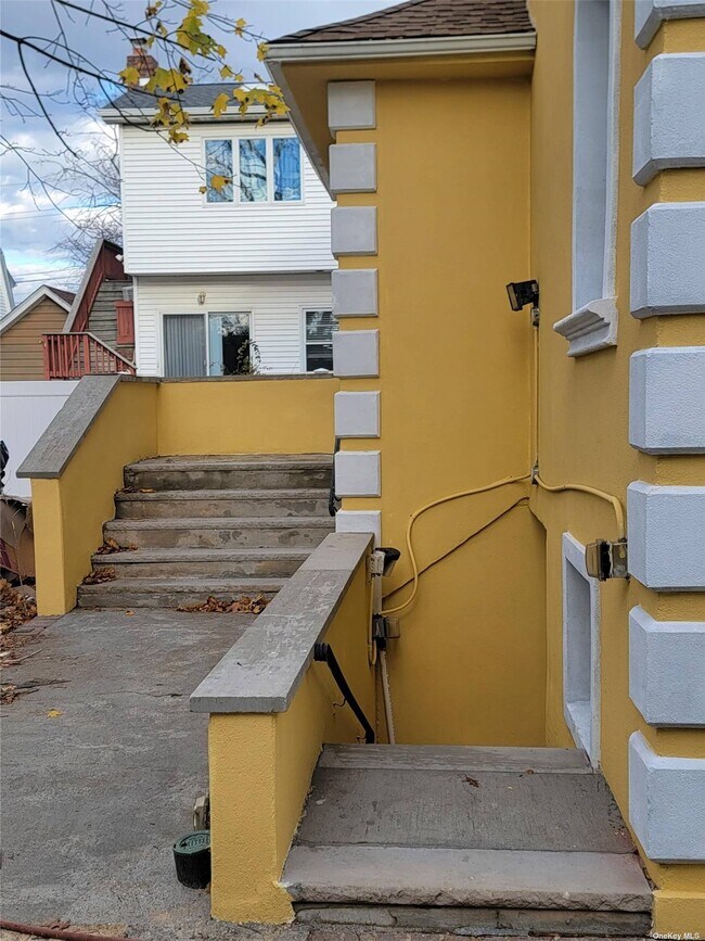 Building Photo - 1278 Sturlane Pl