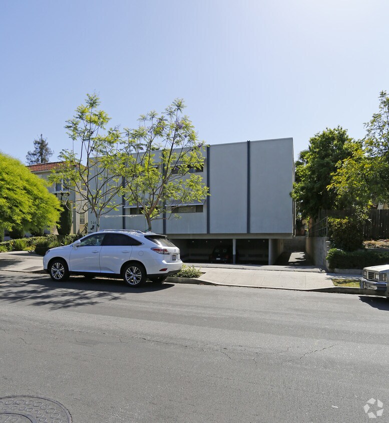 Foto del edificio - 346 S Van Ness Ave