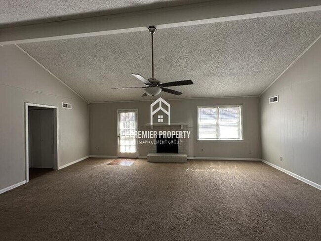 Foto del edificio - 6149 Mission Ridge Rd