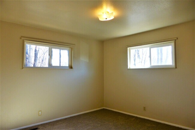 Foto del edificio - 1609 Widefield Dr