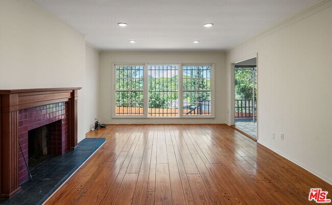 Foto del edificio - 9149 Hillsboro Dr