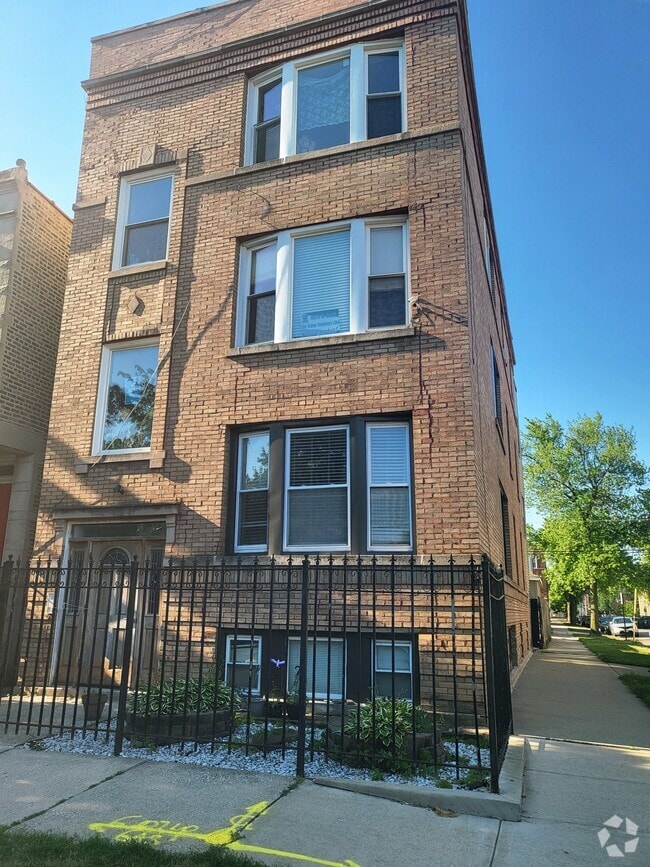 Building Photo - 3259 W Potomac Ave