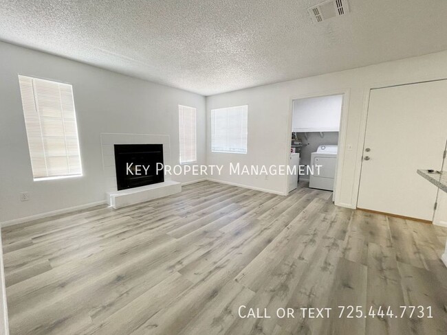 Building Photo - NEWLY UPGRADED 2BD 1BA CONDO * UPSTAIRS UN...