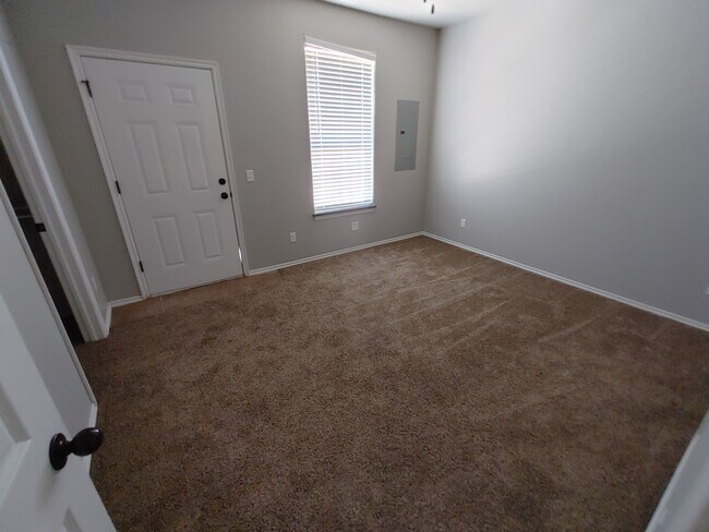 Building Photo - 1852 Cypress Ln