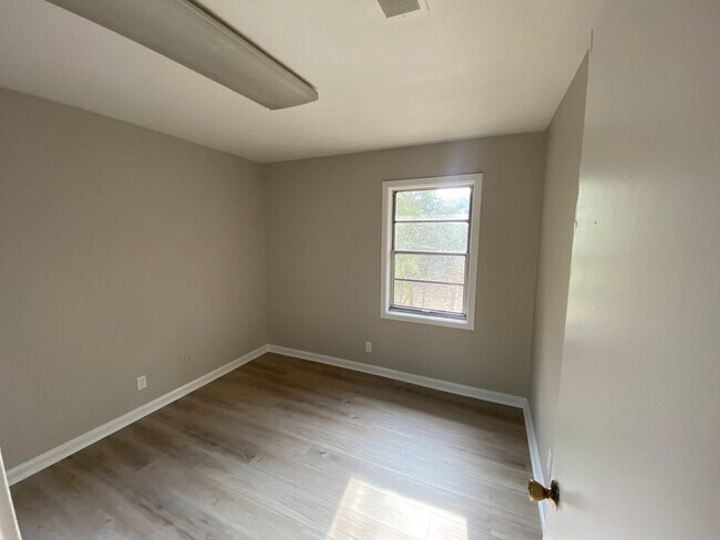 Foto del edificio - **AVAILABLE NOW**East Columbus 3 Bedroom / 1 Bathroom Home for Rent***