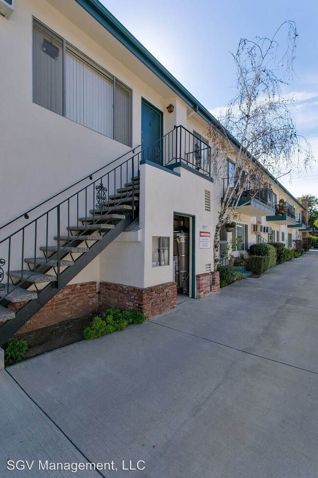 Foto del edificio - 888 Magnolia Ave