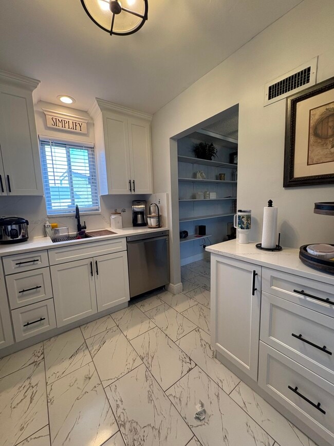 Foto del edificio - 2534 Boundbrook Dr S