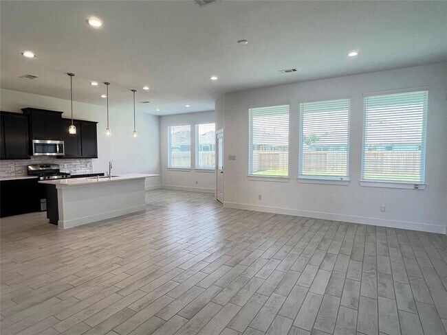 Building Photo - 4520 Bartagrass Dr