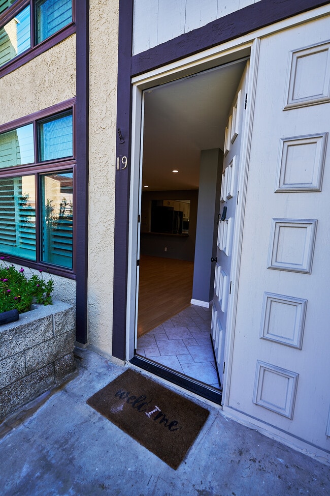 Building Photo - 3520 Maricopa St