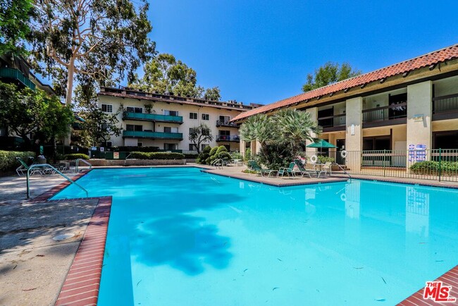 Foto del edificio - 5460 White Oak Ave