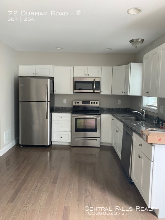 Building Photo - Brand New Duplex! Available Now !
