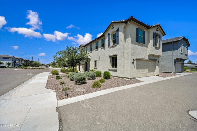 Building Photo - 4035 S 58th Ln