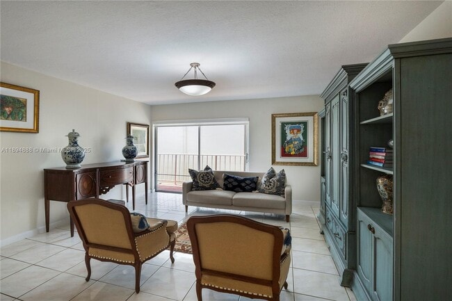 Foto del edificio - 7725 SW 86th St