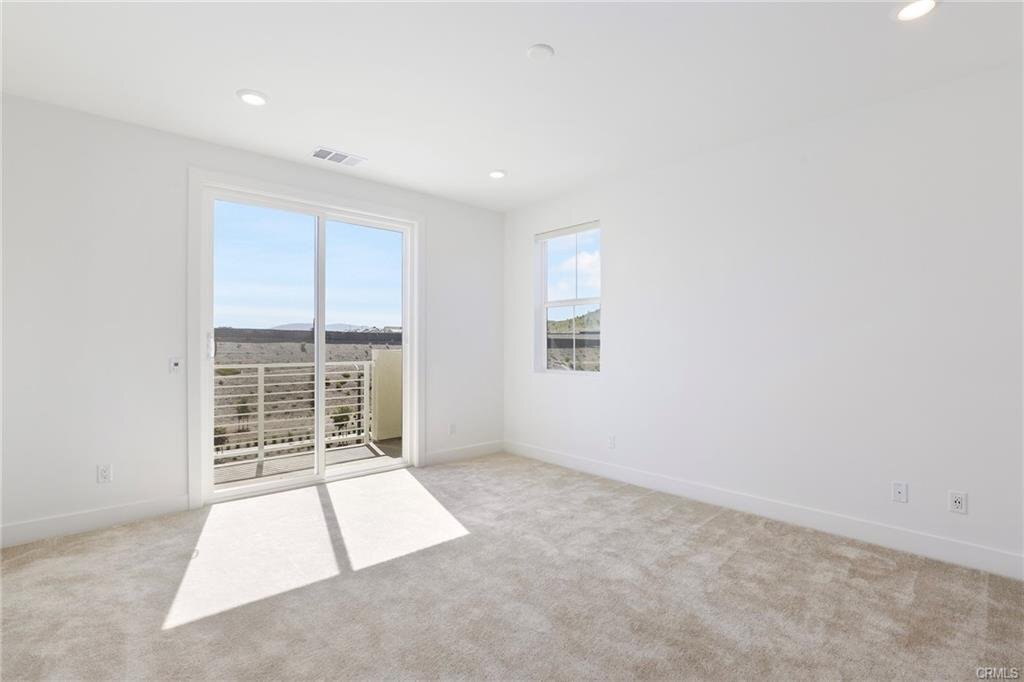 Primary Photo - 27336 Great Divide Lane, Valencia, CA 9135...