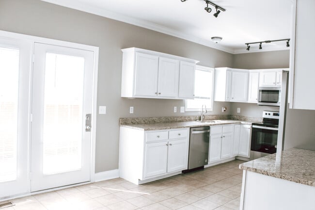 Kitchen - 1153 Unity Dr