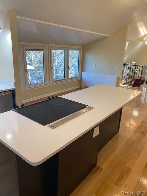 Foto del edificio - 409 W 261st St