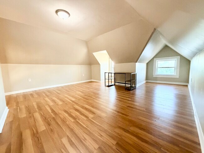 Foto del edificio - 604 Westford St