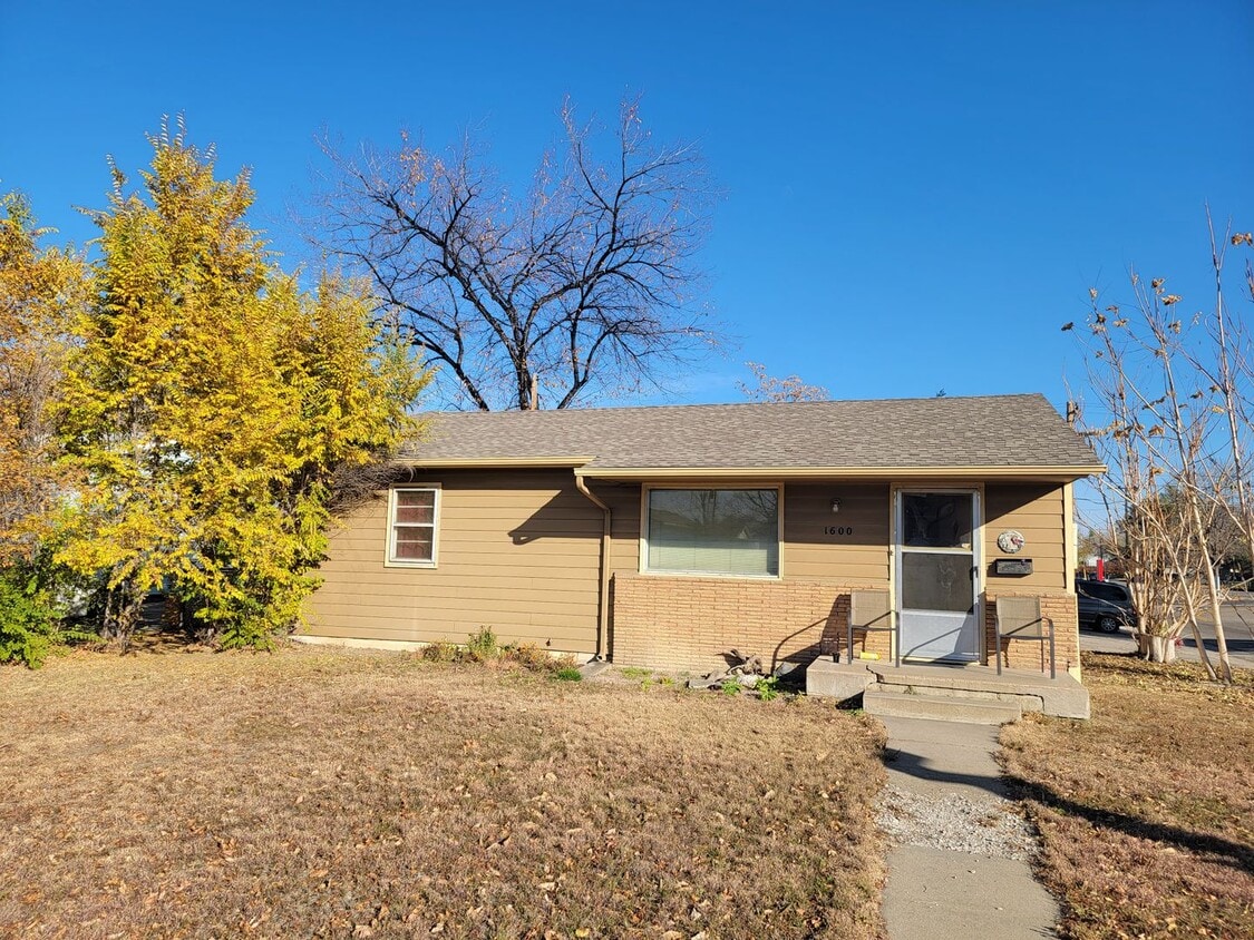 Building Photo - Charming 3-Bed, 2-Bath Home in Downtown Loveland!