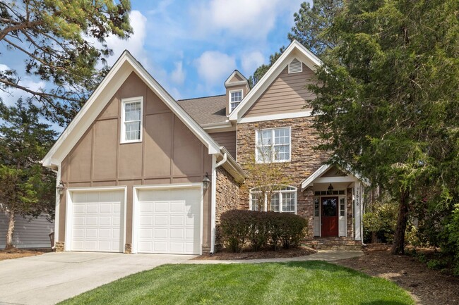 Building Photo - Stunning Heritage Home