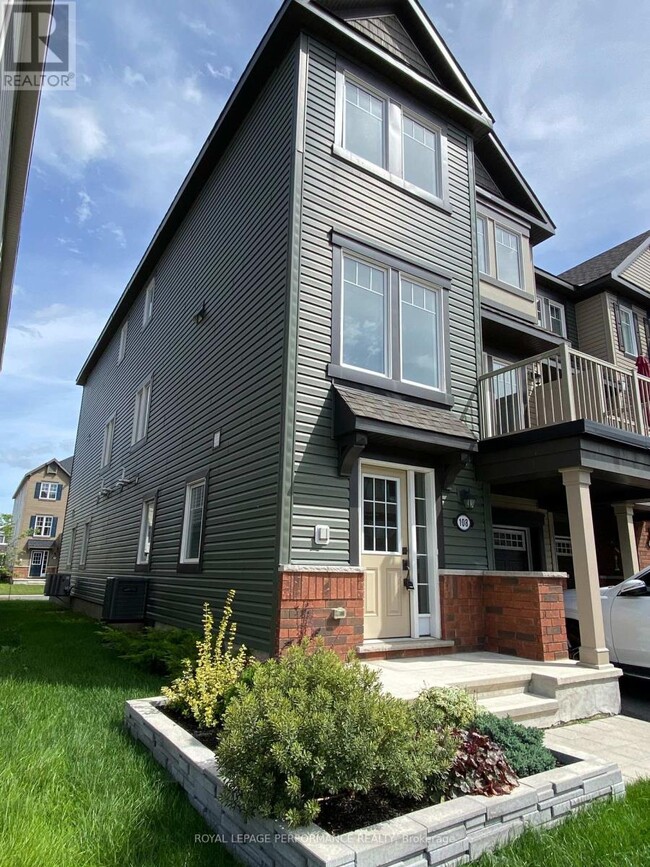 Building Photo - 108 Helenium Ln