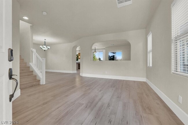Building Photo - 446 Center Green Dr