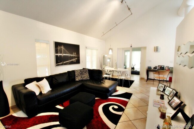 Building Photo - 3 br, 2 bath  - Sherwood Forest