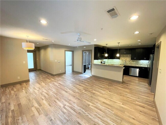 Building Photo - 1512 Forest Trail