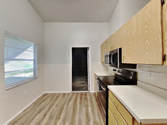 Foto del edificio - 7742 Mitchell Ranch Rd