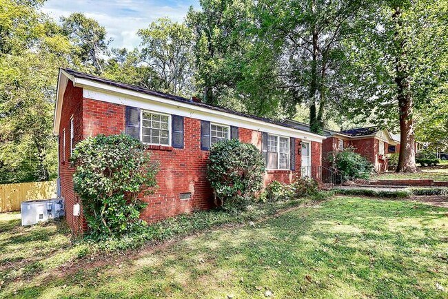 Building Photo - Charming 3BD/1BA Ranch in Oakhurst