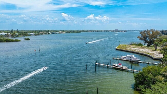 Foto del edificio - 1308 Old Stickney Point Rd