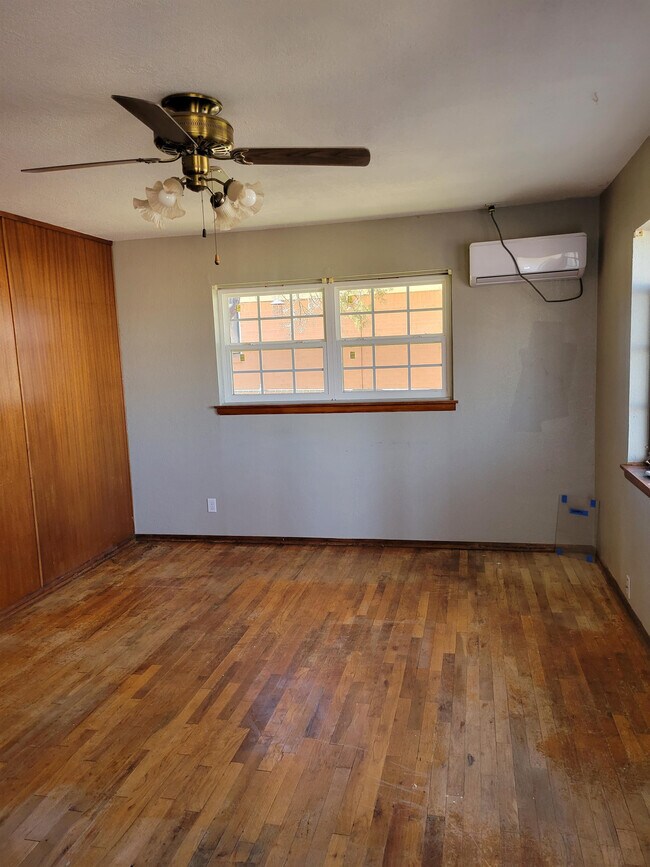 Building Photo - 4405 Andrews Ave