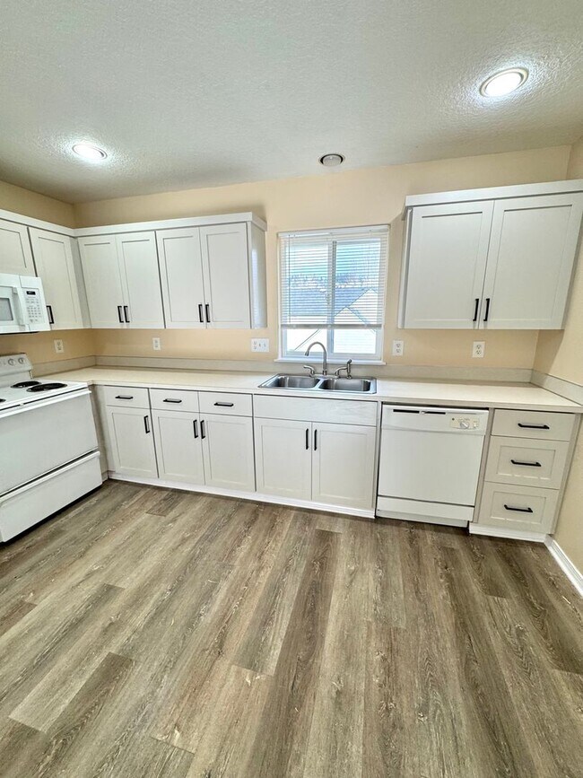 Foto del edificio - 14611 SE Lone Pine Dr