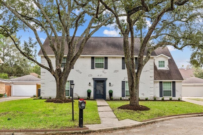 Foto del edificio - 827 Thicket Ln