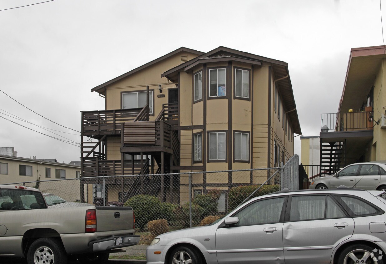 Building Photo - 1829 8th Ave