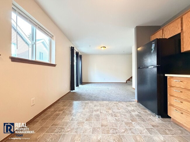 Building Photo - Courtney Ridge Townhome with Garage & Private Patio!