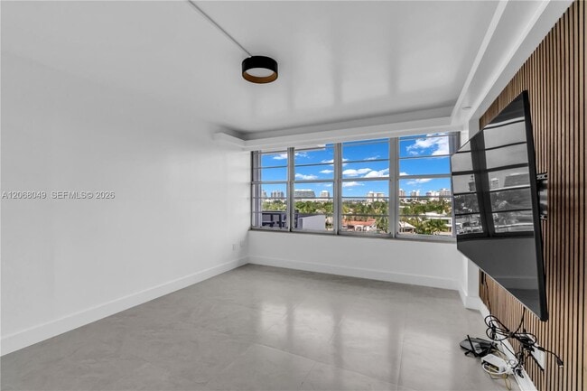 Foto del edificio - 9101 E Bay Harbor Dr
