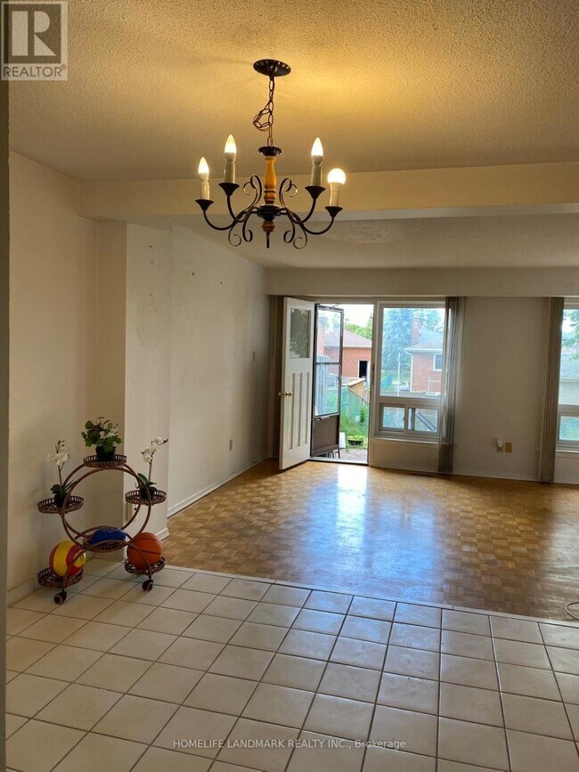 Photo du bâtiment - 155 Corinthian Blvd
