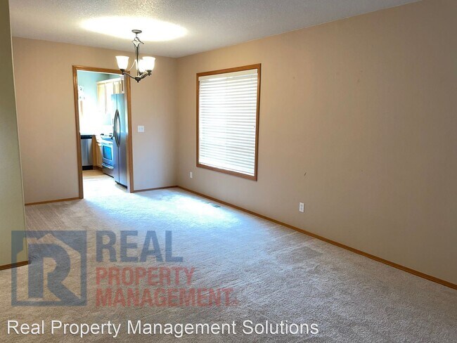 Foto del edificio - 4 br, 3 bath House - 6157 NW Snowlily Dr