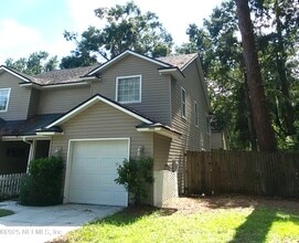Building Photo - 86069 Pineview Dr