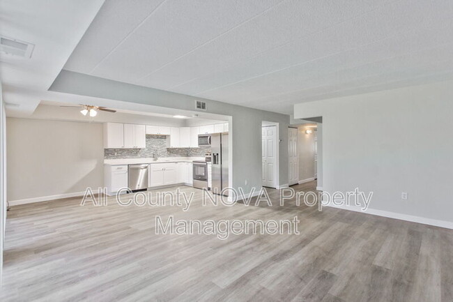 Building Photo - 5635 Harpers Farm Rd