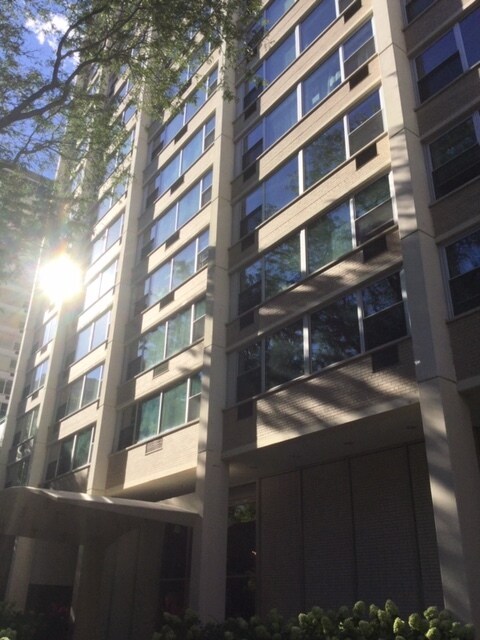 Building - 336 W Wellington Ave