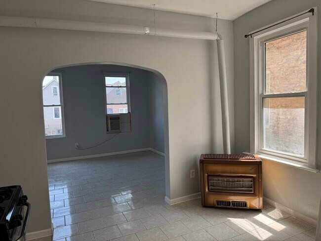 Foto del edificio - 2416 S Troy St
