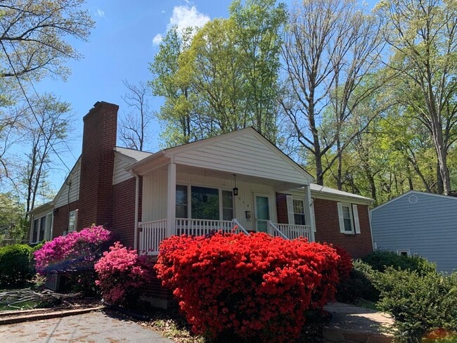 Building Photo - 604 Shamrock Rd