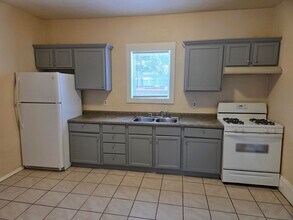 Building Photo - 2210 N Penn Ave