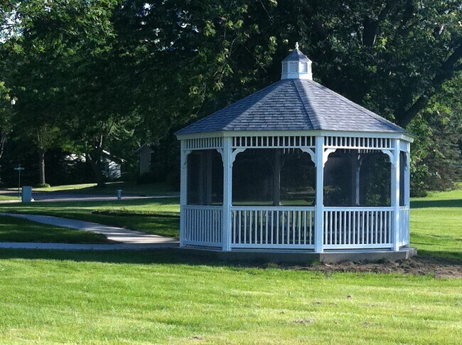 Gazebo - 1204 Plainview Ln