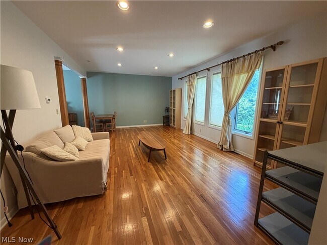 Foto del edificio - 2455 Buckhurst Dr