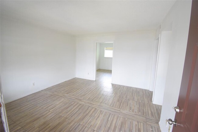 Foto del edificio - 4353 Brinkley St